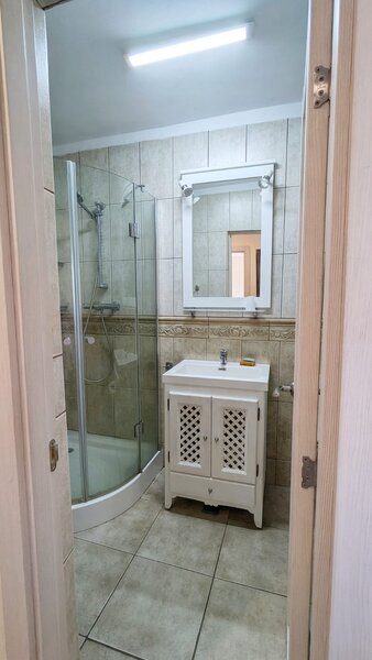 Alba Iulia, Burebista, Garsoniera 45mp, Renovata Total, Bloc Mixt 2003