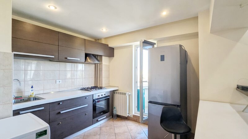 Alba Iulia, Burebista, Garsoniera 45mp, Renovata Total, Bloc Mixt 2003