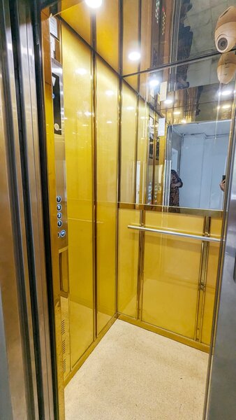 Alba Iulia, Burebista, Garsoniera 45mp, Renovata Total, Bloc Mixt 2003